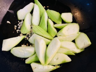 Braised Fritters with Hemp Seeds and Loofah and Lily recipe