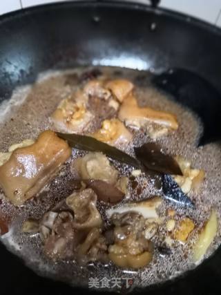 Braised Pork Trotters with Soybeans recipe