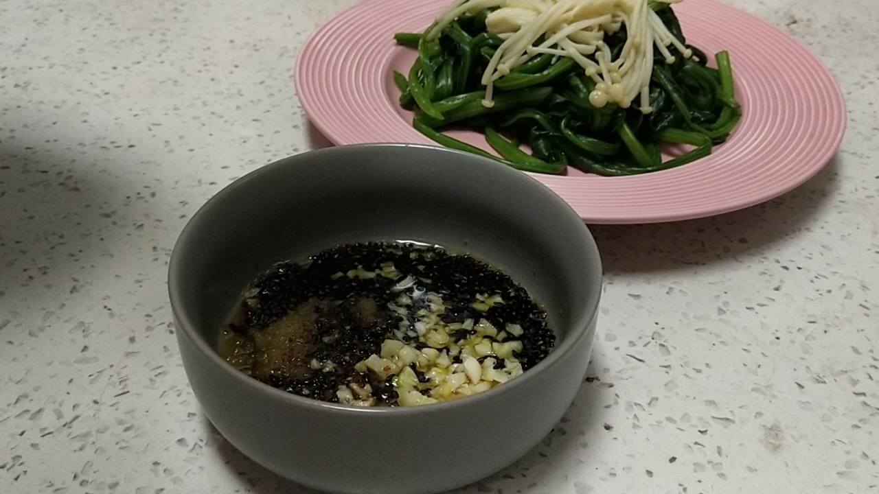 Sour and Appetizing Cold Spinach recipe