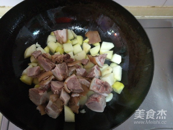 Stewed Pork Pork with Potatoes and Green Peppers recipe