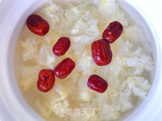 Sydney White Fungus Soup with Rock Sugar recipe
