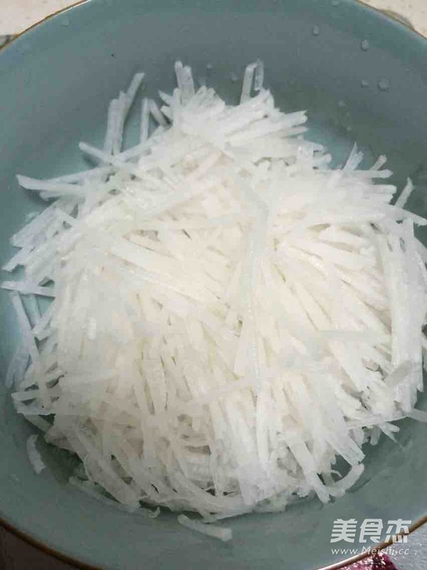 Shredded White Radish in Cold Vegetables recipe