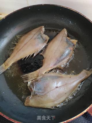 Pan-fried Partial Fish with Seafood recipe