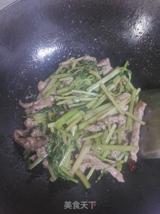 Stir-fried Shredded Pork with Celery recipe