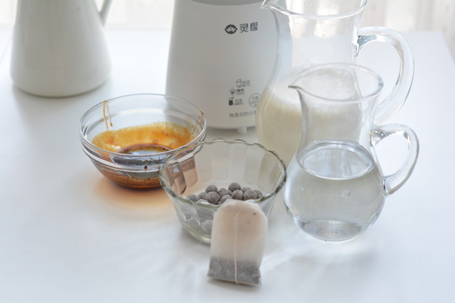 Dirty Milk Cap Iced Milk Tea recipe