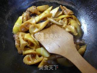 Grilled Bamboo Shoots with Chicken Feet recipe