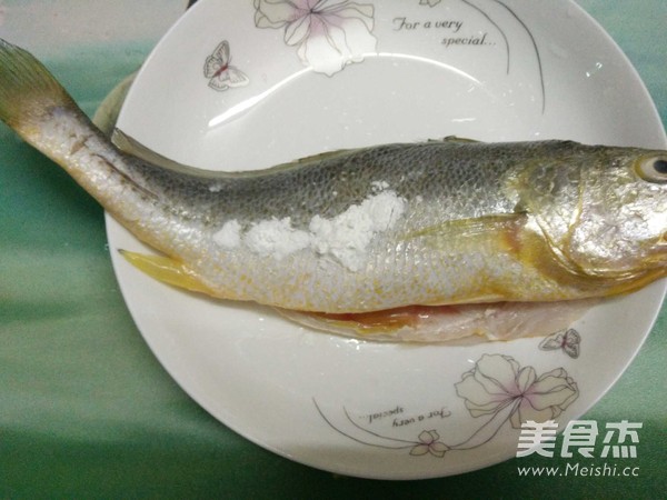 Small Taro Yellow Croaker recipe