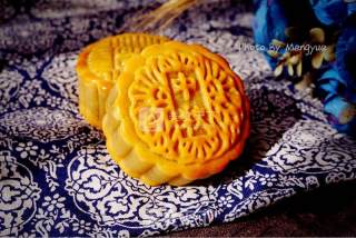 Cantonese-style Lotus Paste and Egg Yolk Mooncakes recipe