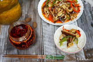 Spicy Stir-fried Pork Ears -------- Practice with Braised Pork Ears recipe