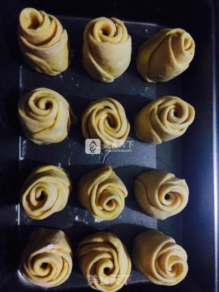 Squeeze Rose Nut Bread recipe