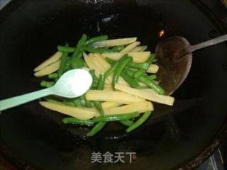 Fried Potatoes with Sword Beans recipe