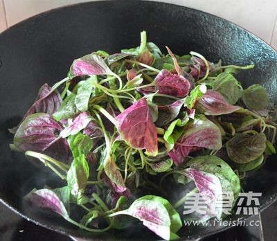 Amaranth with Garlic recipe