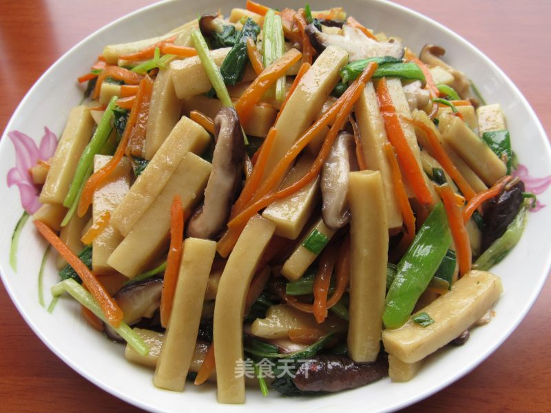 Vegetarian Fried Yellow Kway Teow recipe