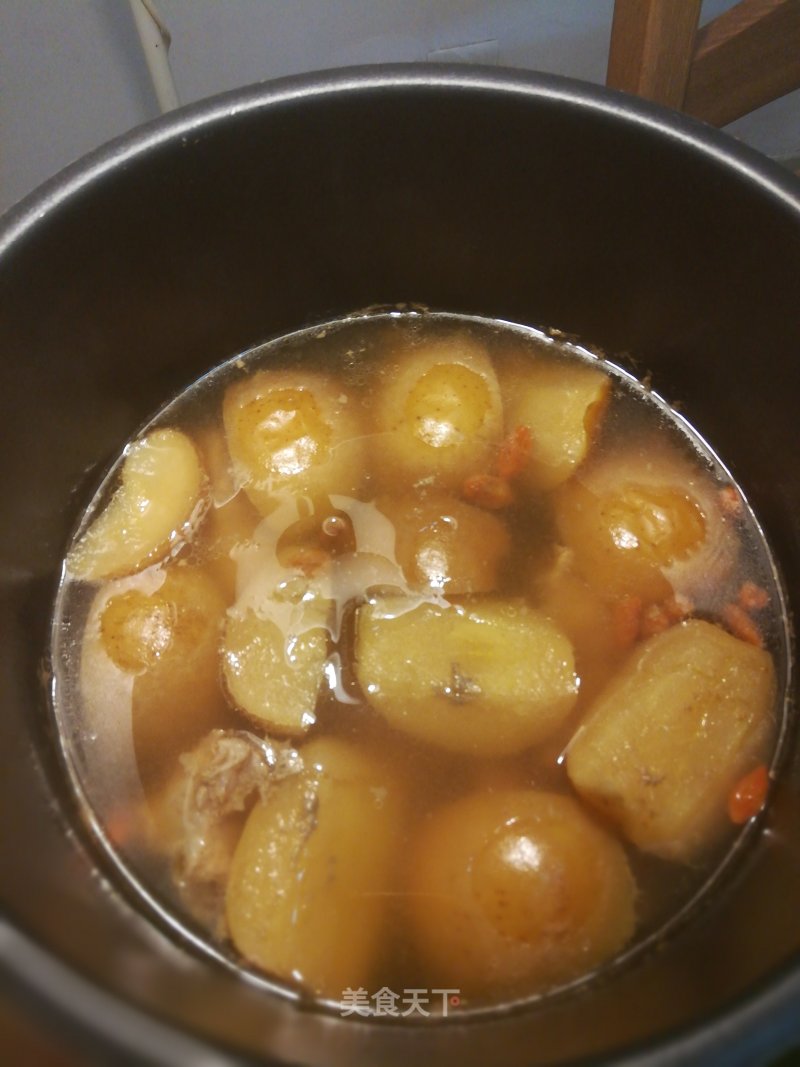 Apple and Wolfberry Keel Soup recipe