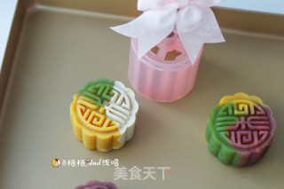 Colorful Peach Mountain Skin Mooncakes recipe