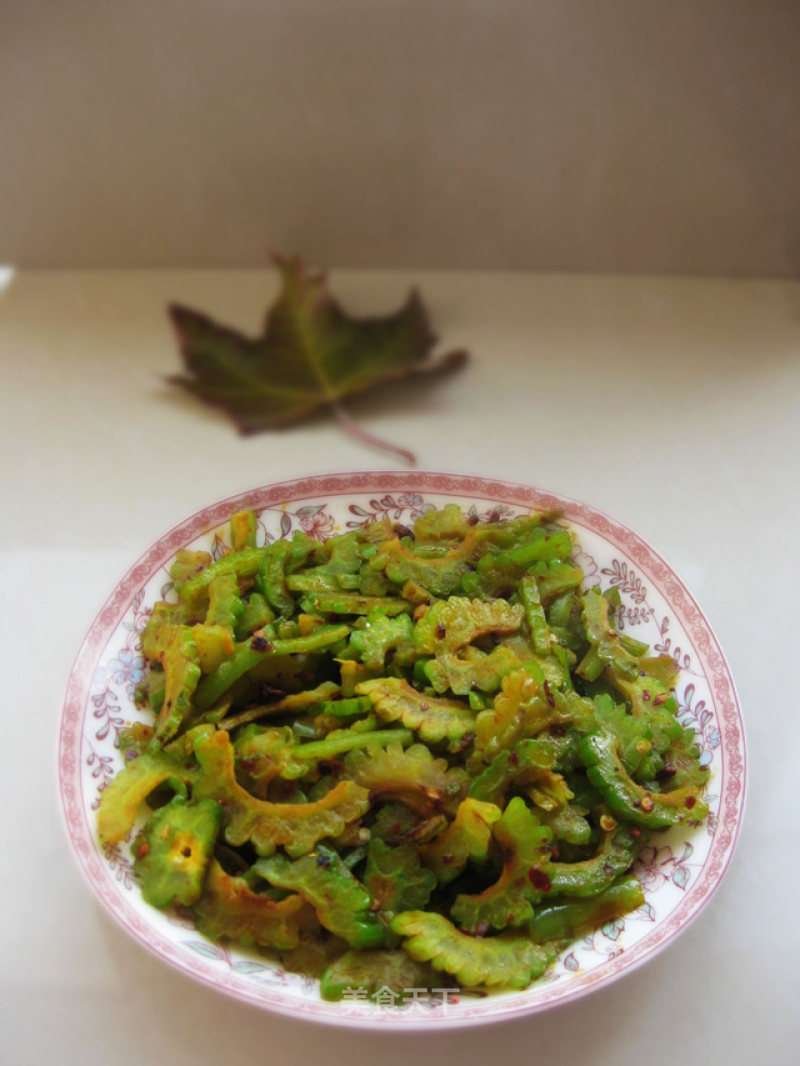 Spicy Stir-fried Bitter Gourd recipe