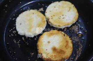 Sesame Glutinous Rice Cake recipe