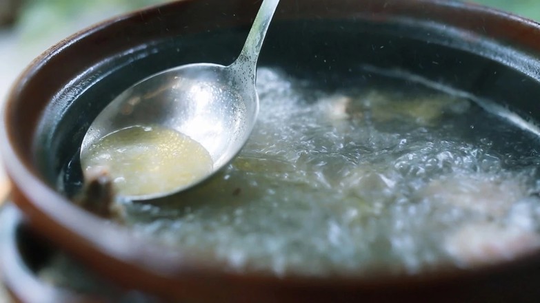 Liqiu Nourishes The Lungs and Removes Dryness Soup recipe