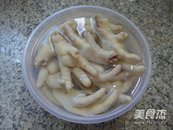 Fragrant Chicken Feet recipe