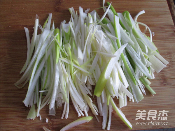 Dried Shredded Tofu with Scallions recipe