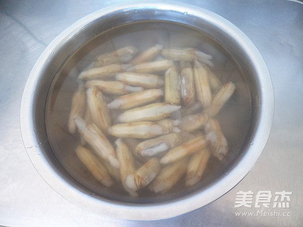 Shandong Spicy Fried Razor Clams recipe