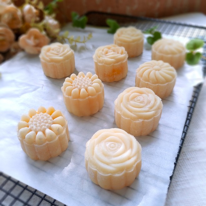 Snowy Mooncakes (custard Filling) recipe