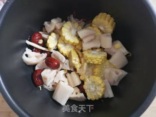 Lotus Root and Corn Pork Ribs Soup recipe