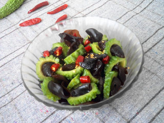 Black Fungus Mixed with Bitter Gourd recipe