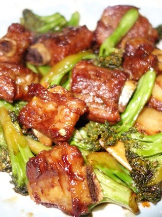 Braised Pork Ribs with Broccoli recipe