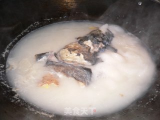 Pan-fried Fish Head Tofu Soup recipe