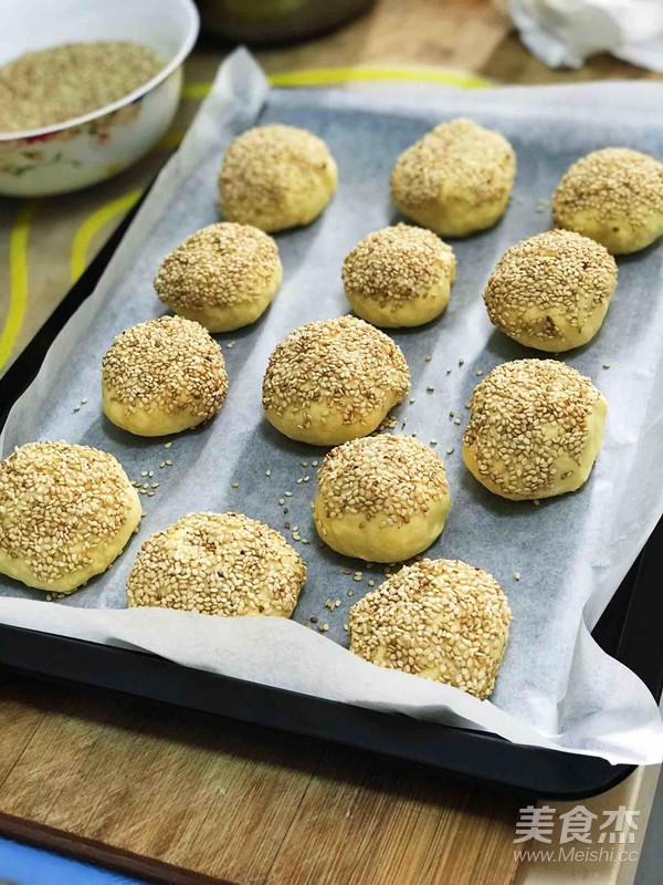 Sesame Yogurt Buns recipe