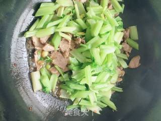 Celery Stir-fried Pork recipe