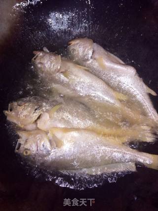 Braised Small Yellow Croaker recipe