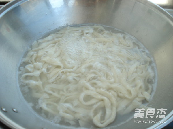 Stir-fried Pork Noodles with Green Pepper recipe