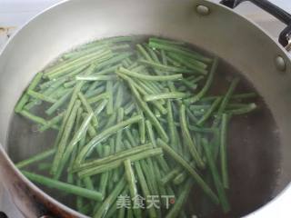 Cowpeas with Sesame Sauce recipe