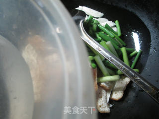 Stir-fried Rice White with Tofu in Garlic Stalk Oil recipe