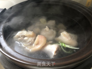 Stewed Pork Trotters with Three Vegetables recipe