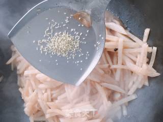 Vegetarian Stir-fried Shredded Radish recipe