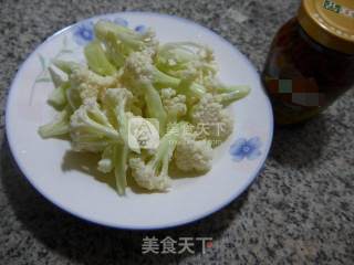 Stir-fried Cauliflower with Clove Fish recipe