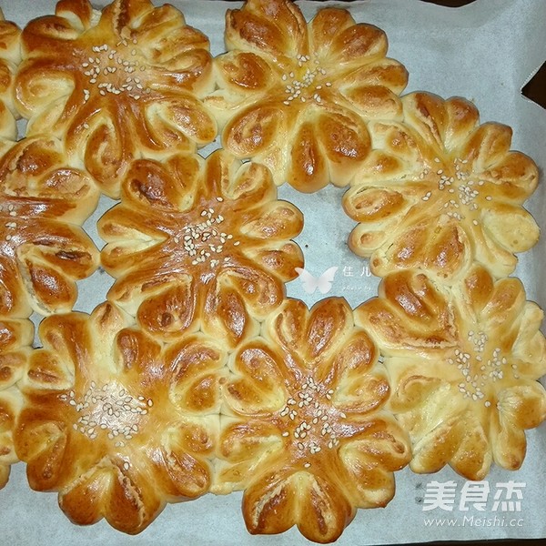 Cream Cheese Flower Bread recipe