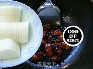 Braised Pork Belly with Radish recipe