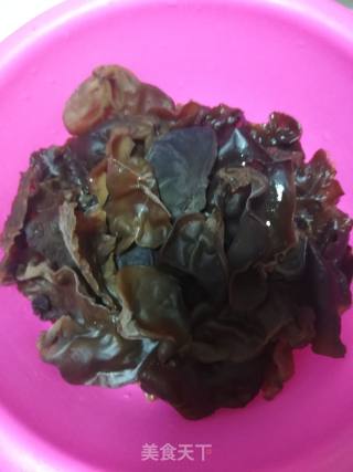 Fried Cucumber with Fungus recipe