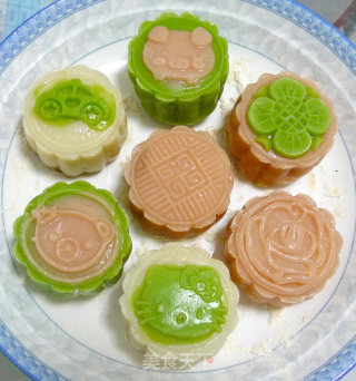 Color Matching Snowy Moon Cakes recipe