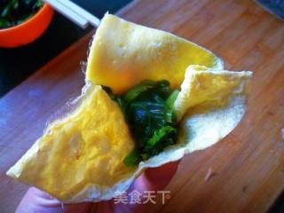 Spinach Buns with Egg Skin recipe