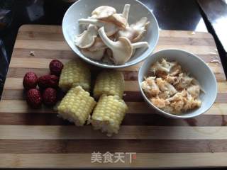 Hericium and Corn Chicken Soup recipe