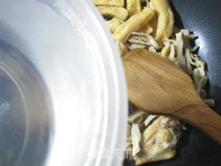 Braised Bamboo Shoots with Medium Fin Oil and Bean Strip recipe