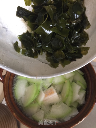 Winter Melon Kelp Soup for Relieving Heat recipe