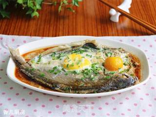 Steamed Yellow Croaker with Salted Egg recipe