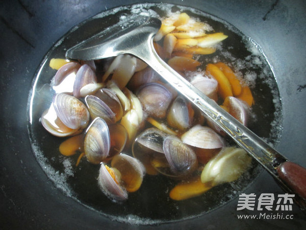 Whip Bamboo Shoots Round Clam Soup recipe