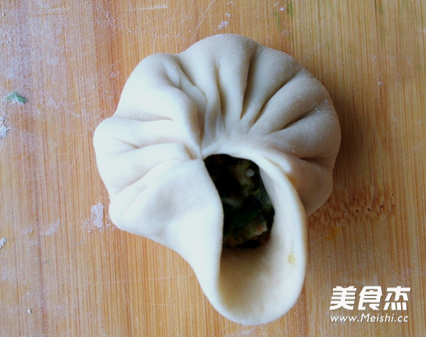 Cabbage and Minced Vermicelli Buns recipe